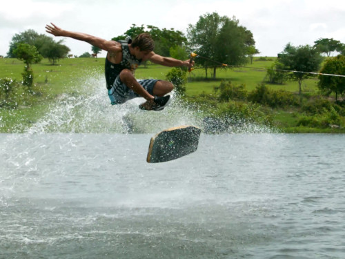 wakeskating